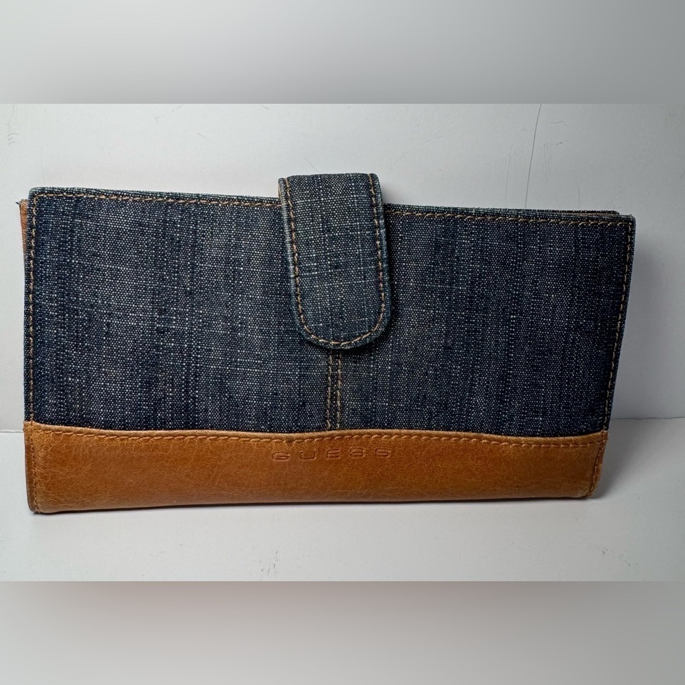 Guess two tone wallet. Snap closure